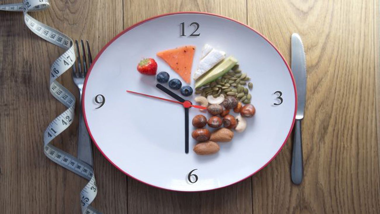Lagi Diet? Ini Jam Makan yang Direkomendasikan untuk Turunkan Berat Badan